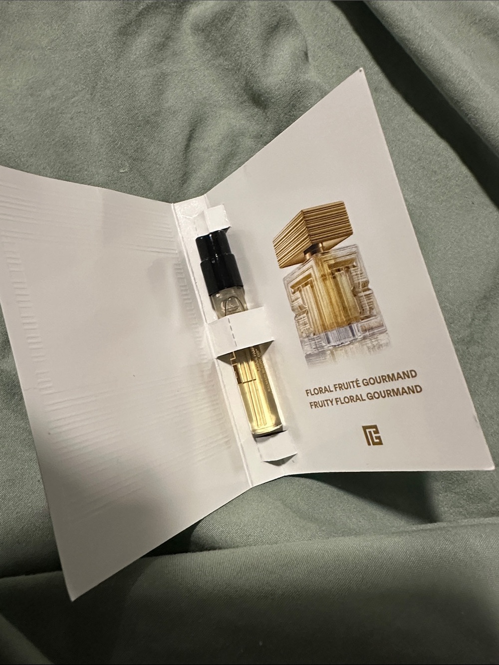 4/$15 Destin de Balmain sample - Picture 2 of 2